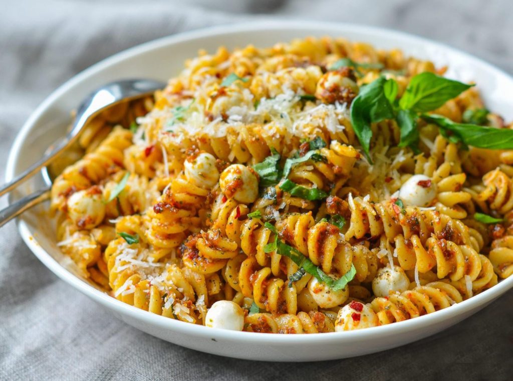 Delight Your Taste Buds with a Pasta and Sun-Dried Tomato Pesto Creation