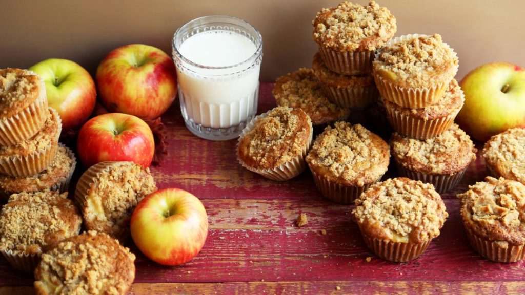 Easy Low Calorie Apple Pie Muffins for a Perfect Fall Treat