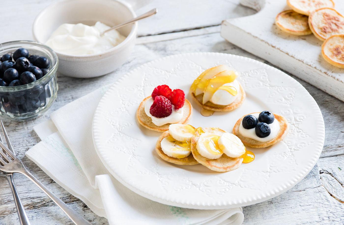 Mini Breakfast-Bite Pancakes with Fruit and Cream