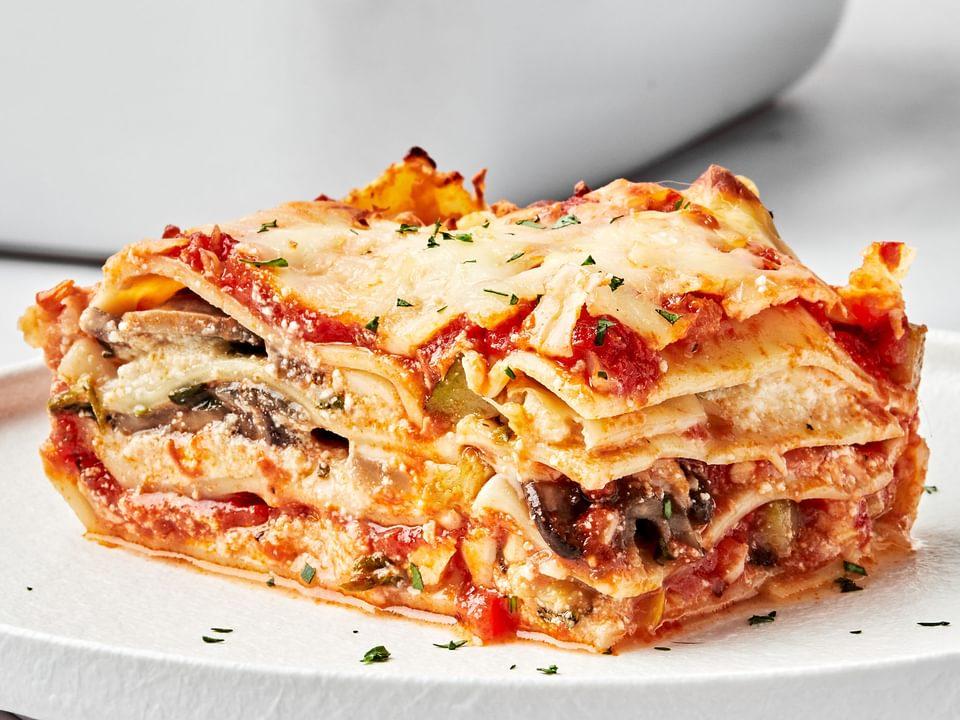 Vegetable Lasagna with Homemade Tomato Sauce: Elevate Your Dinner